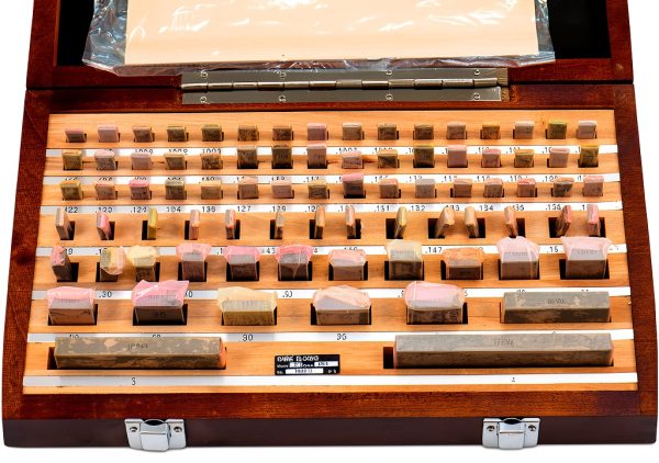 Shars Grade Economy 81 PCS Rectangular Gage Block Set with NIST traceable certificate 303-5311C M-1
